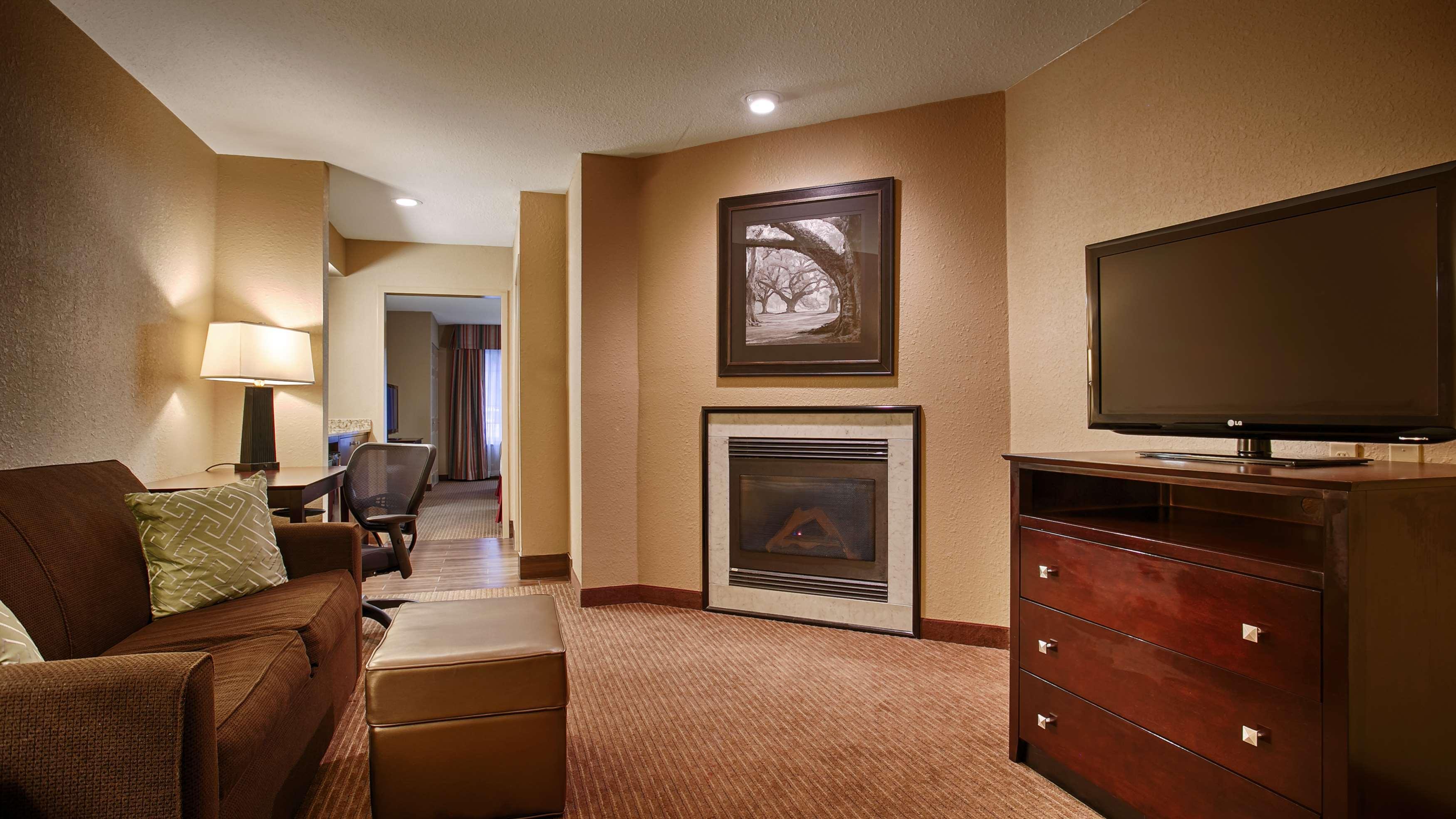 Best Western Of Alexandria Inn & Suites & Conference Center Exterior photo