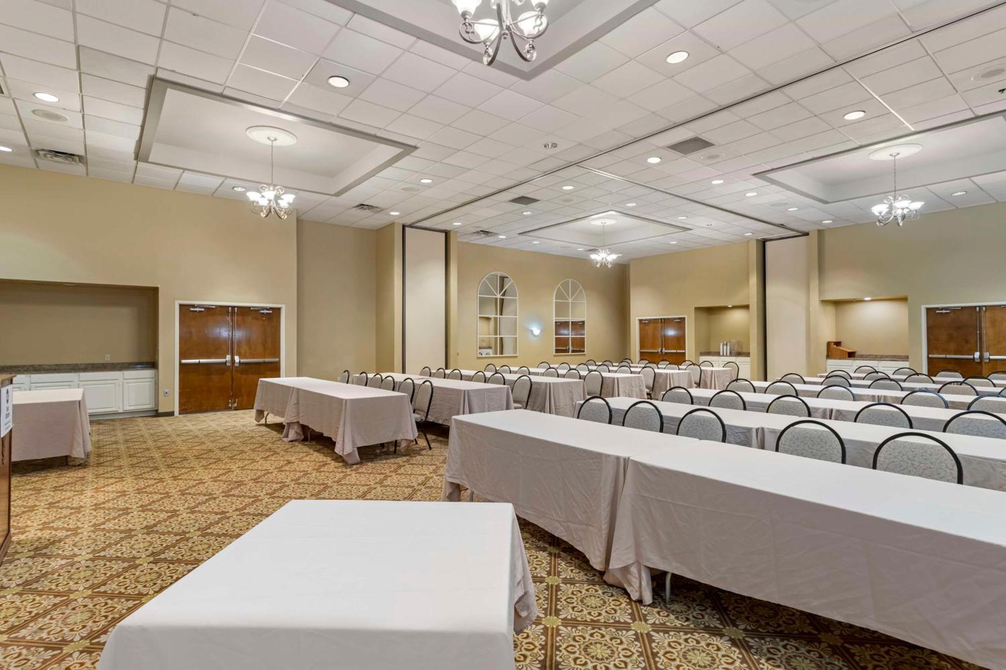 Best Western Of Alexandria Inn & Suites & Conference Center Exterior photo