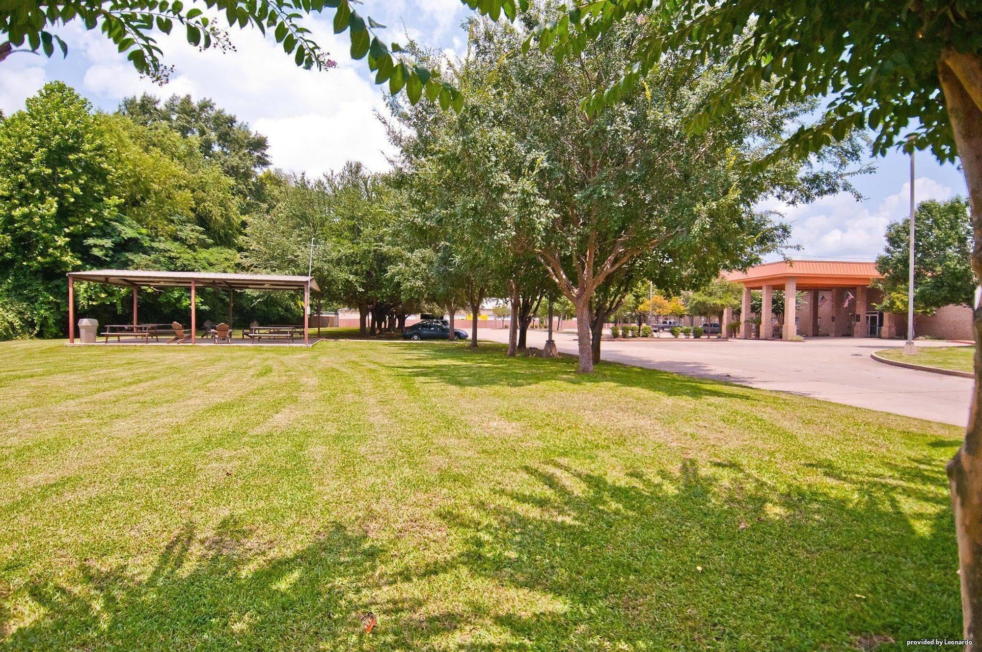 Best Western Of Alexandria Inn & Suites & Conference Center Exterior photo